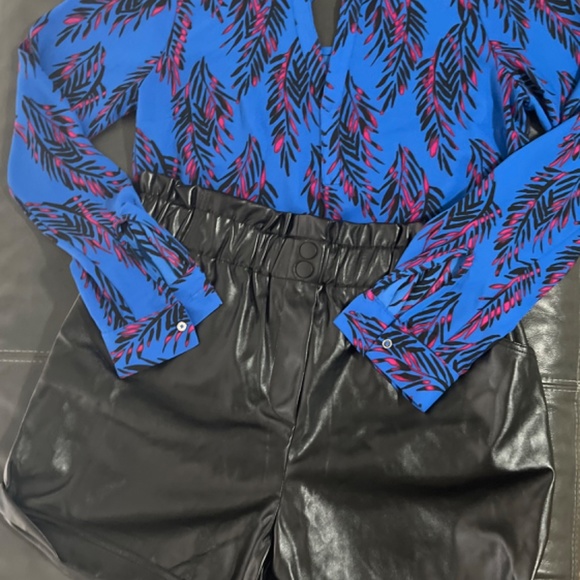 Black pleather short set - Picture 4 of 4